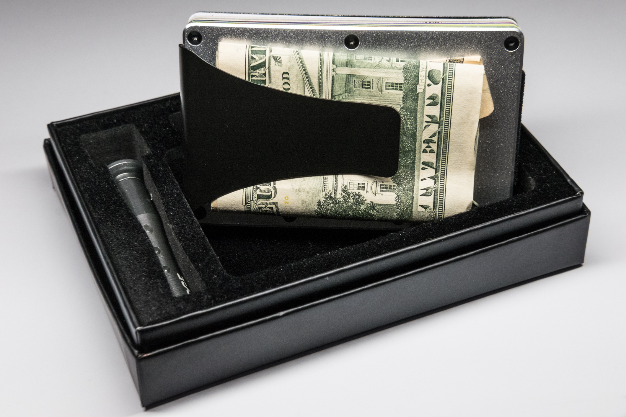 The Ridge Wallet My Minimalist Wallet For Everyday Use Breakfast In